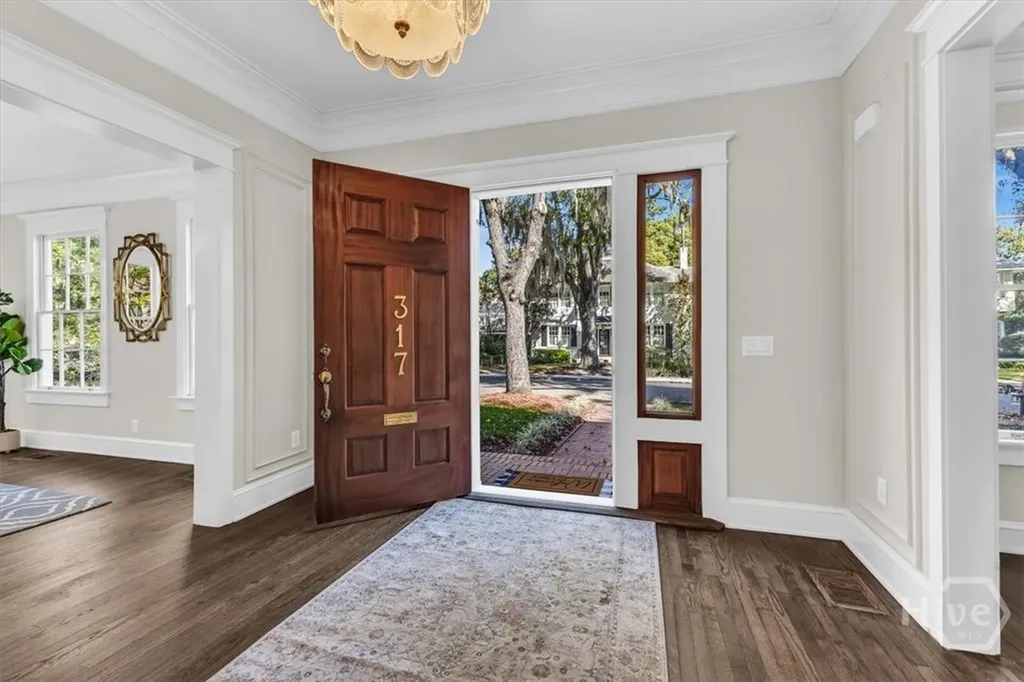 317 E 45th Street Savannah GA 31405