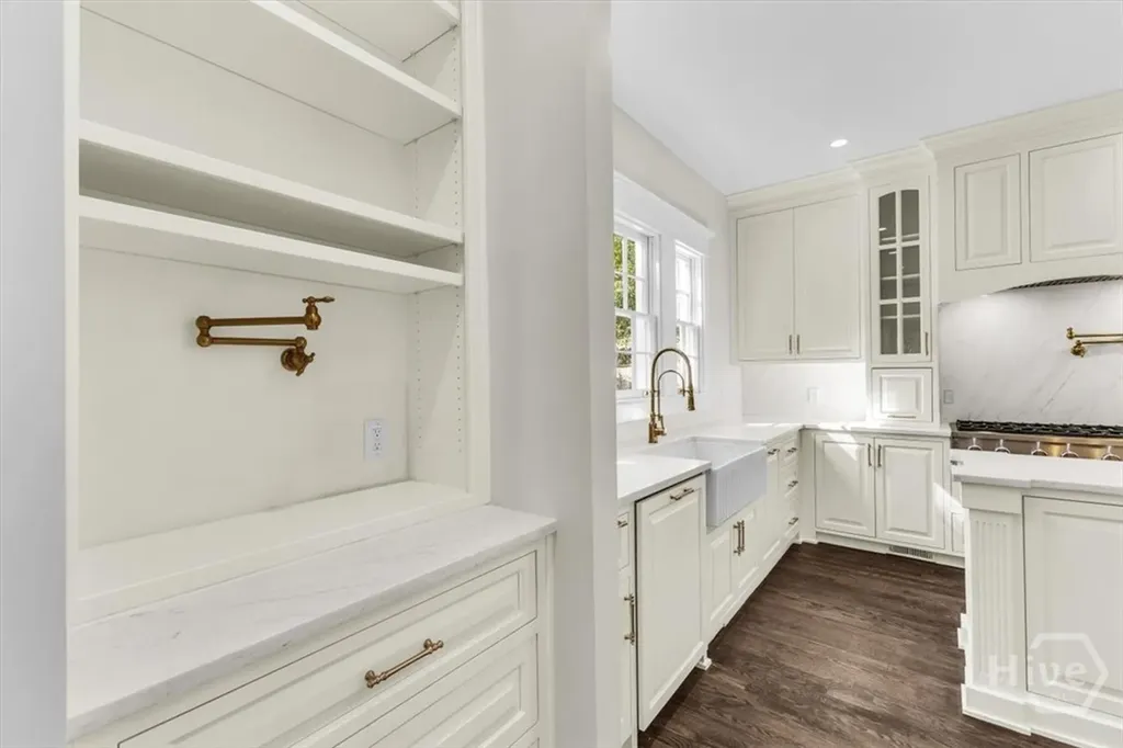 317 E 45th Street Savannah GA 31405