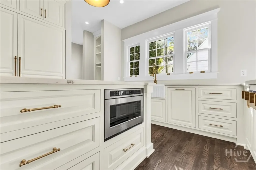 317 E 45th Street Savannah GA 31405