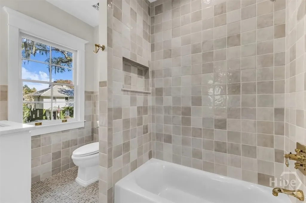 317 E 45th Street Savannah GA 31405