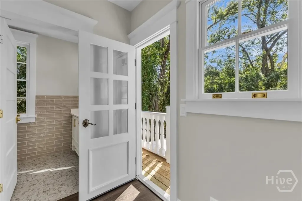 317 E 45th Street Savannah GA 31405