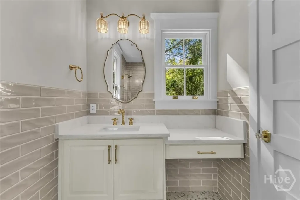 317 E 45th Street Savannah GA 31405