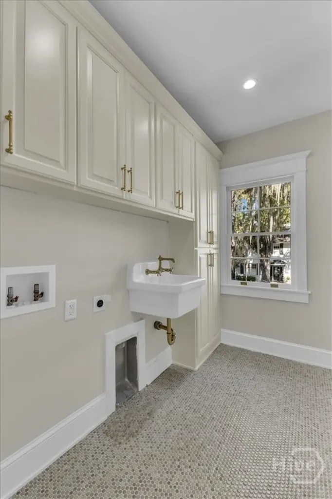 317 E 45th Street Savannah GA 31405