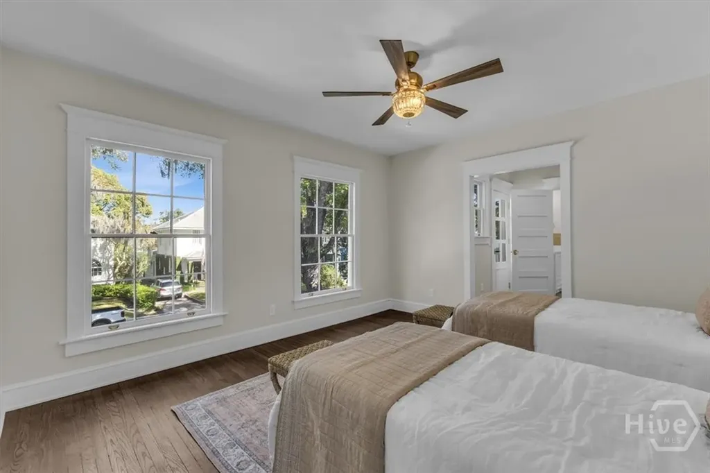 317 E 45th Street Savannah GA 31405
