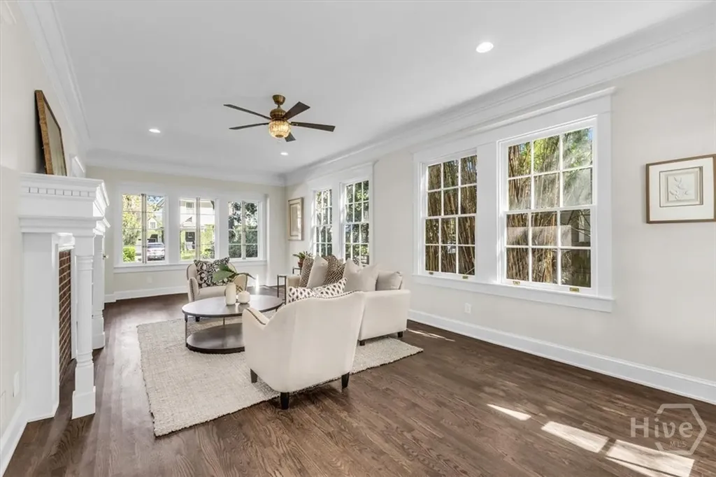 317 E 45th Street Savannah GA 31405