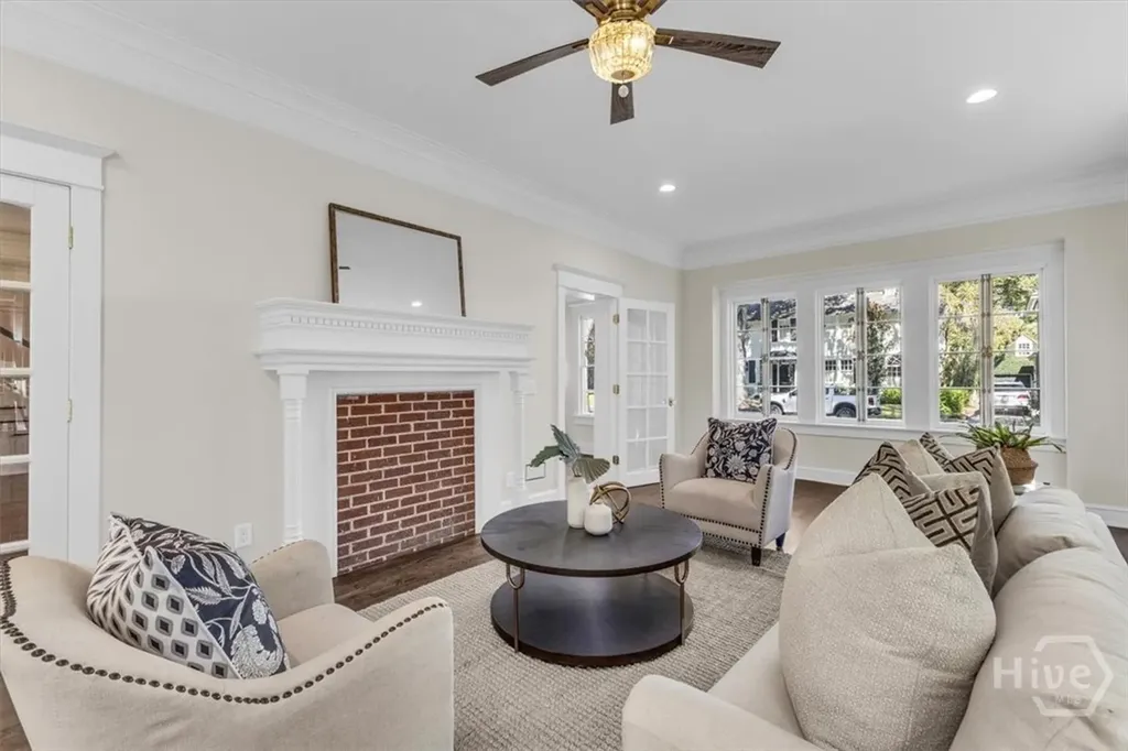 317 E 45th Street Savannah GA 31405