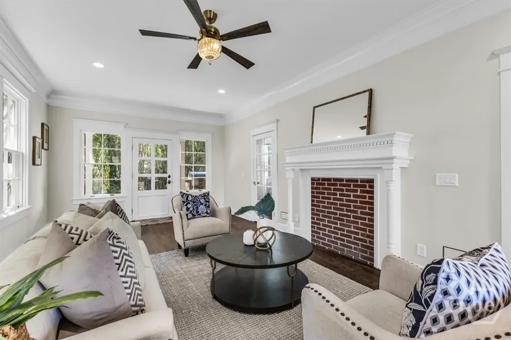 317 E 45th Street Savannah GA 31405