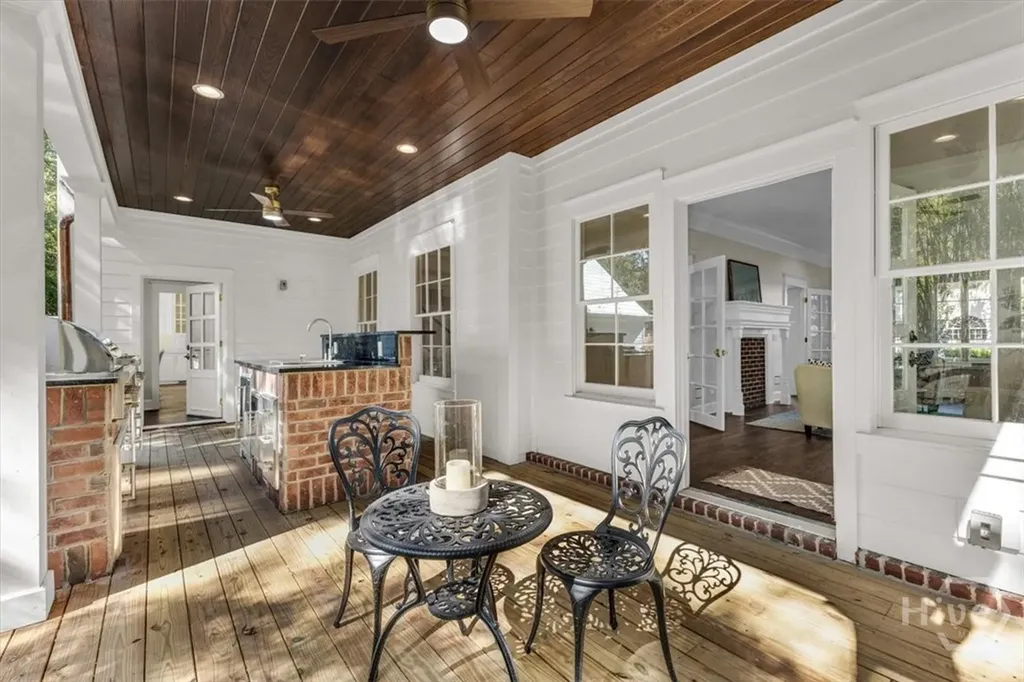 317 E 45th Street Savannah GA 31405