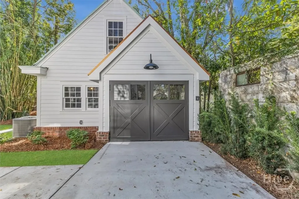 317 E 45th Street Savannah GA 31405