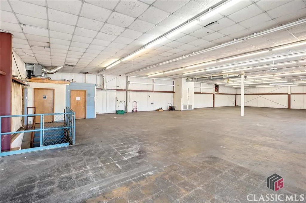 4250 Atlanta Highway Bogart GA 30606