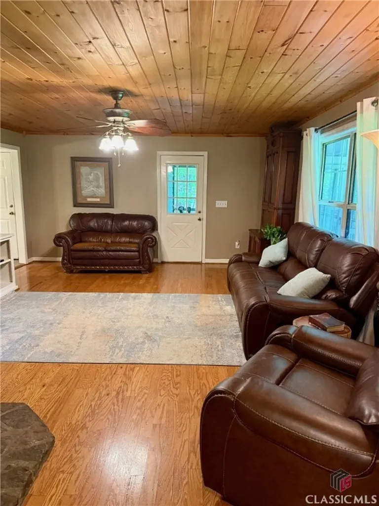 3517 Duncan Bridge Road Cleveland GA 30528