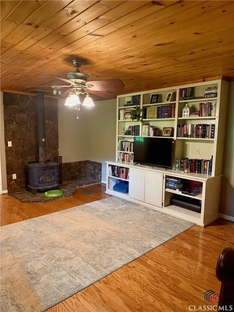 3517 Duncan Bridge Road Cleveland GA 30528