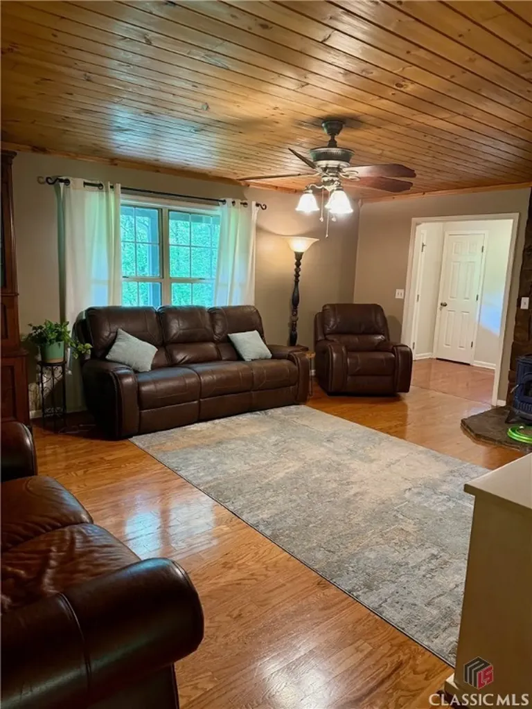 3517 Duncan Bridge Road Cleveland GA 30528