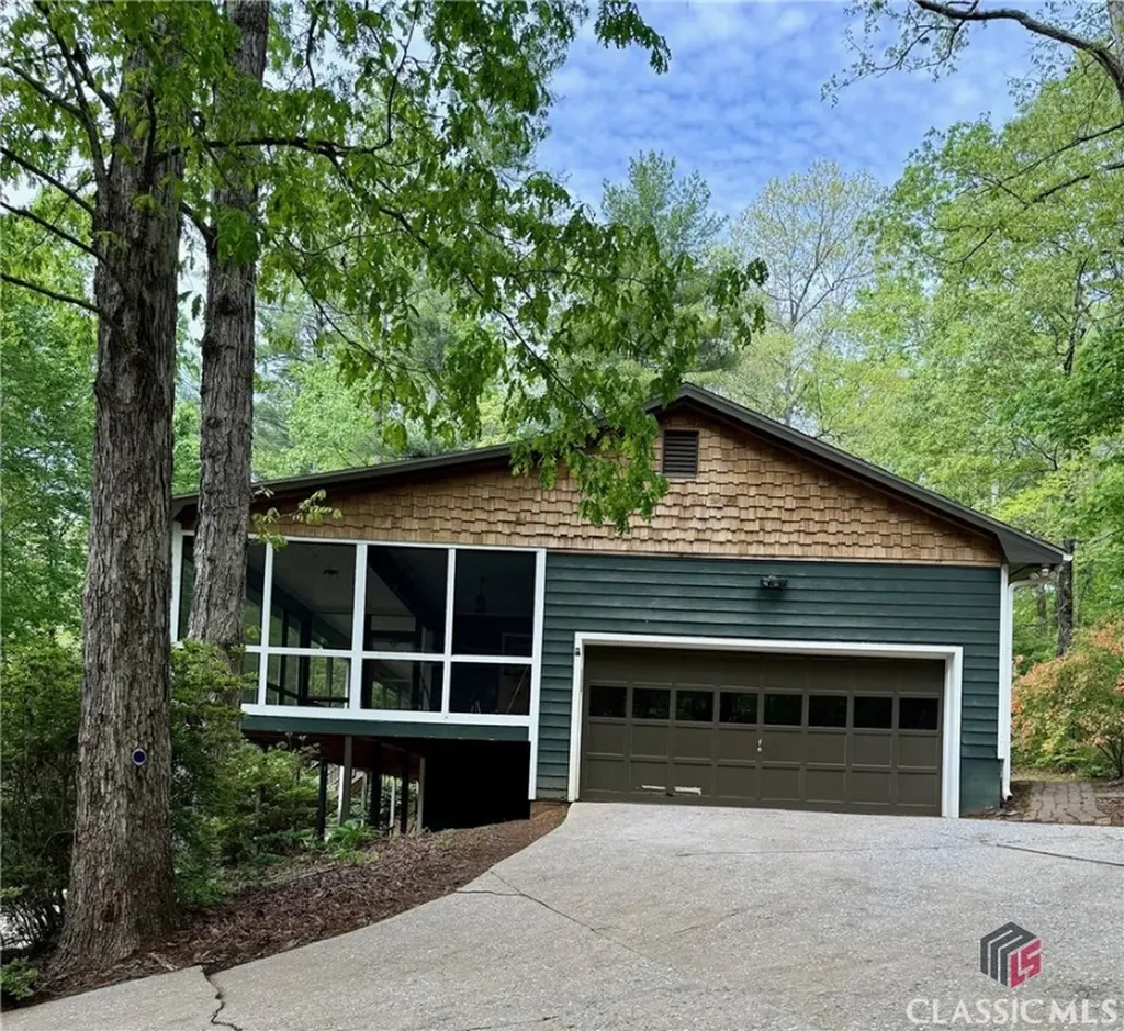 3517 Duncan Bridge Road Cleveland GA 30528