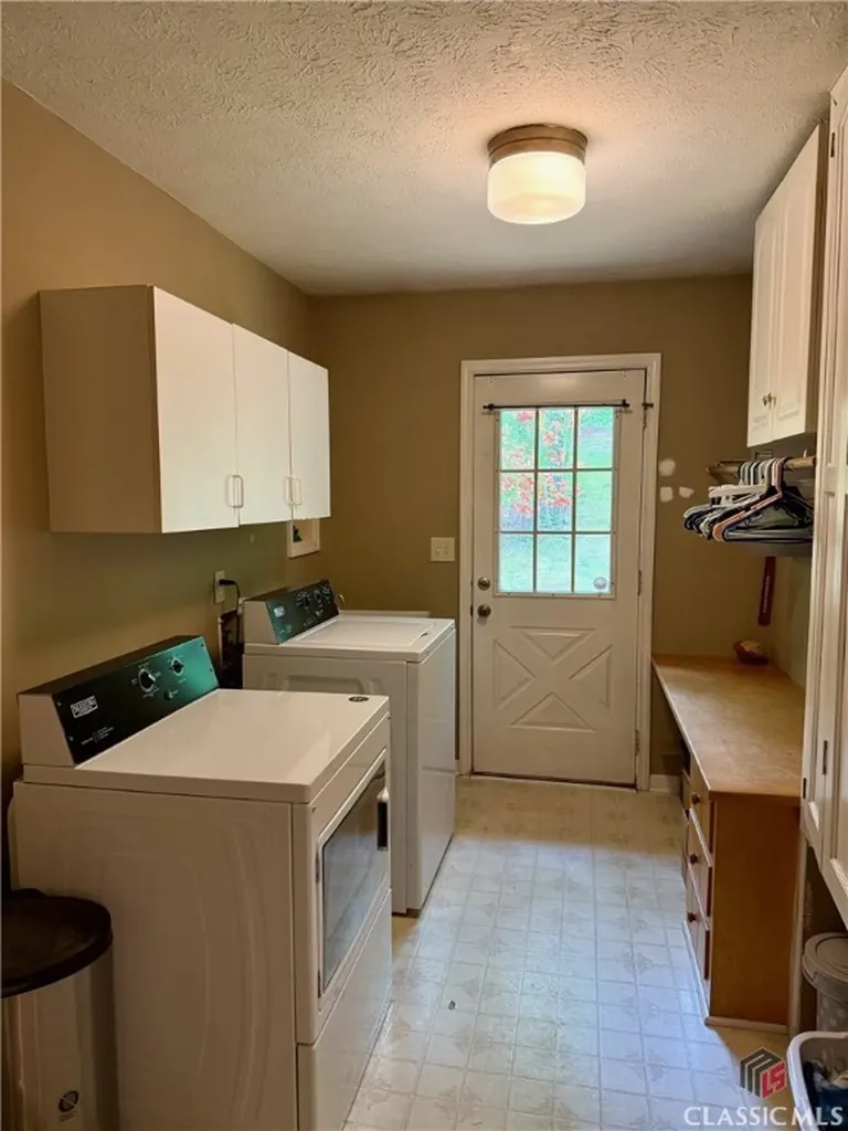 3517 Duncan Bridge Road Cleveland GA 30528