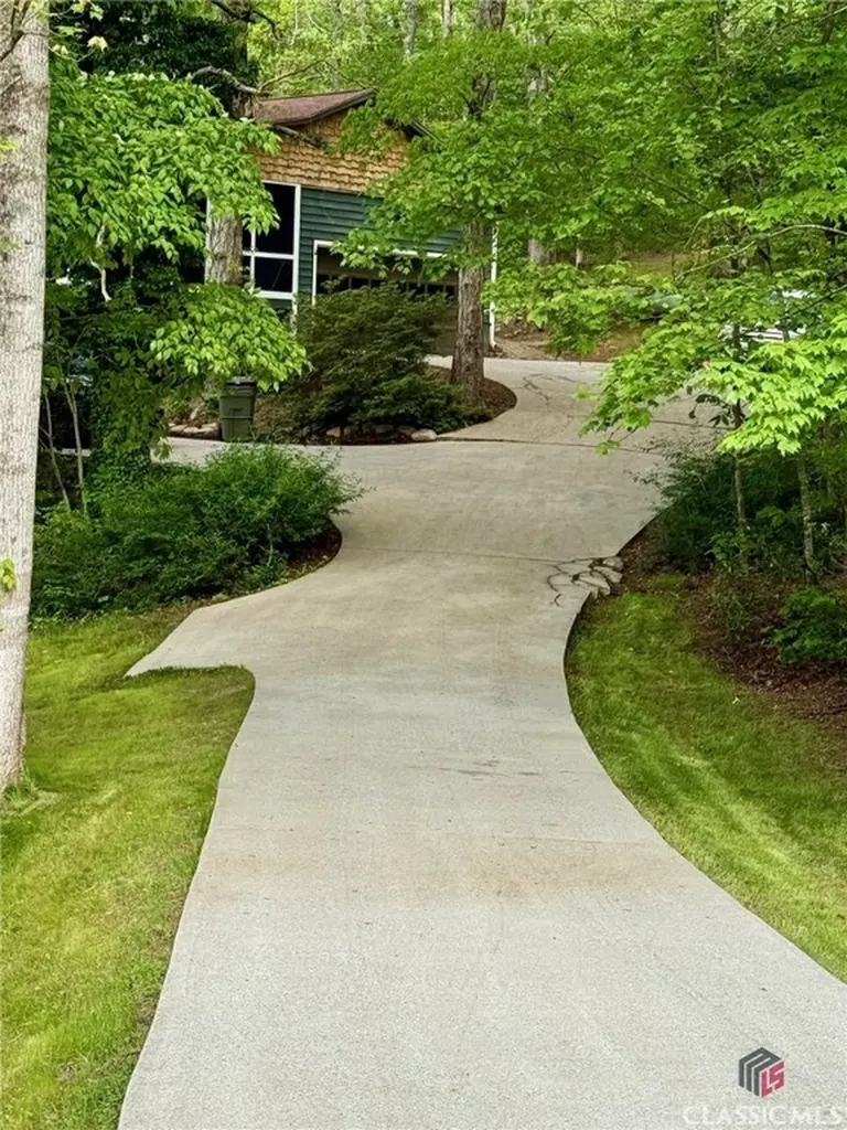 3517 Duncan Bridge Road Cleveland GA 30528