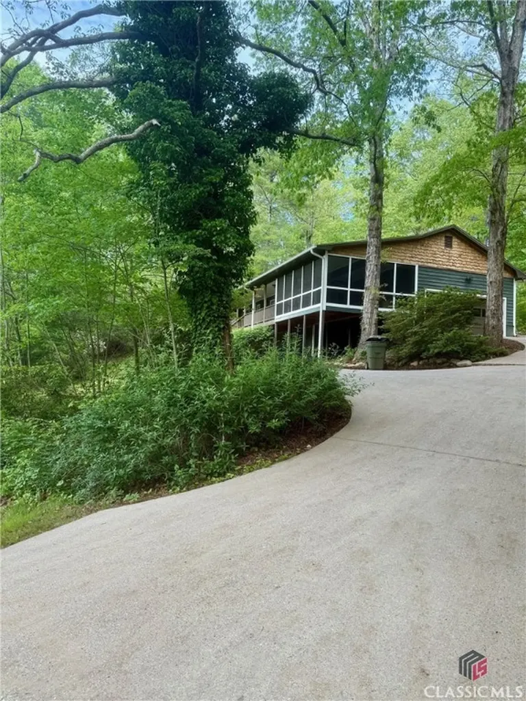 3517 Duncan Bridge Road Cleveland GA 30528