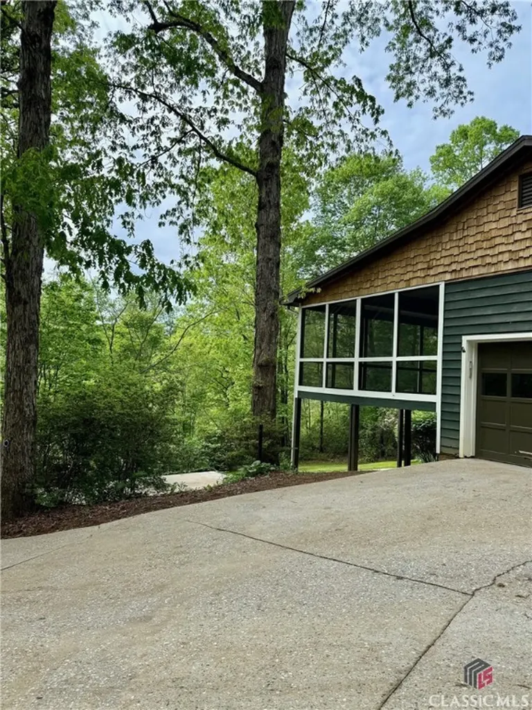 3517 Duncan Bridge Road Cleveland GA 30528