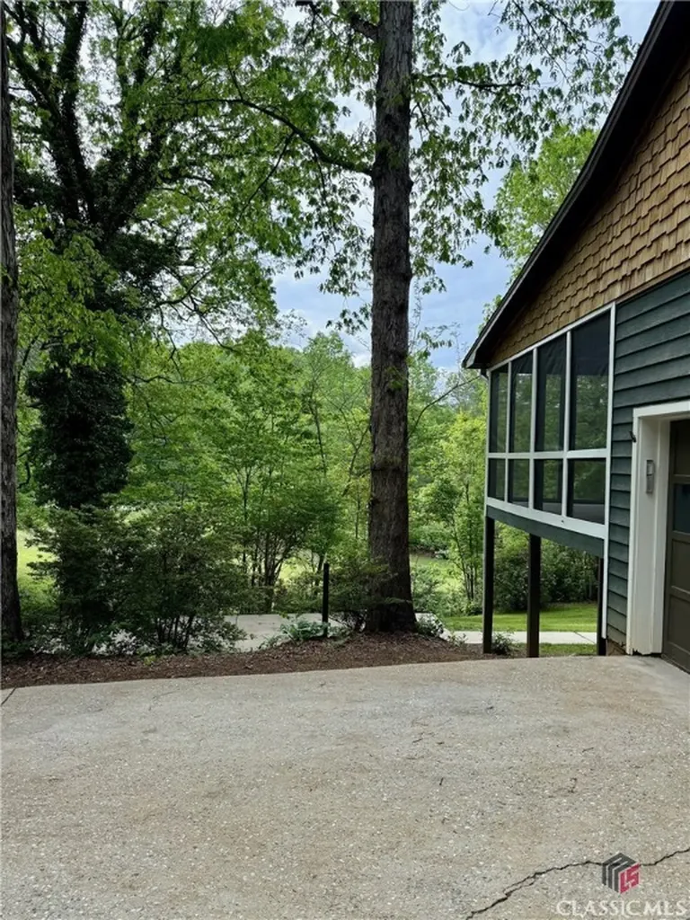 3517 Duncan Bridge Road Cleveland GA 30528