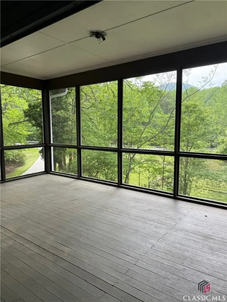 3517 Duncan Bridge Road Cleveland GA 30528