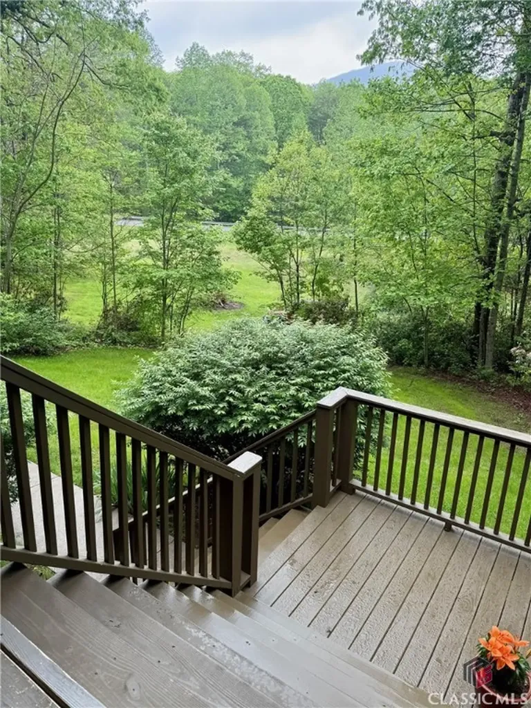 3517 Duncan Bridge Road Cleveland GA 30528