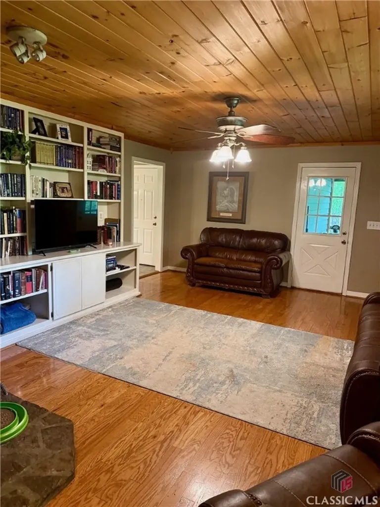 3517 Duncan Bridge Road Cleveland GA 30528