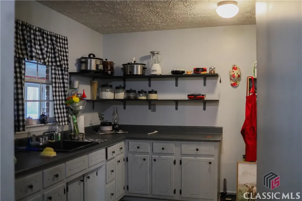 2100 Rays Church Road Bishop GA 30621