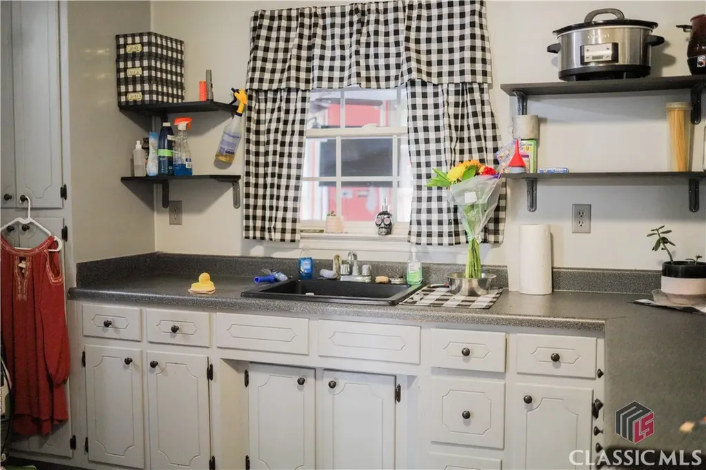 2100 Rays Church Road Bishop GA 30621