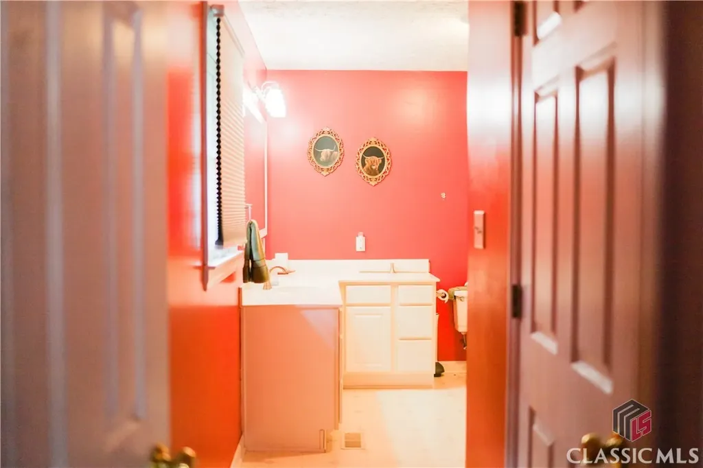 2100 Rays Church Road Bishop GA 30621