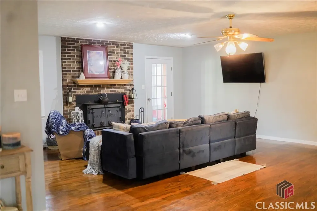 2100 Rays Church Road Bishop GA 30621