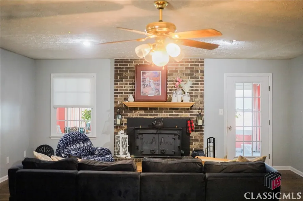 2100 Rays Church Road Bishop GA 30621