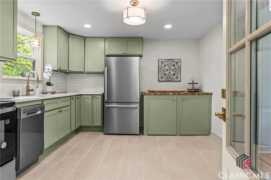 492 Clover Street Athens GA 30606