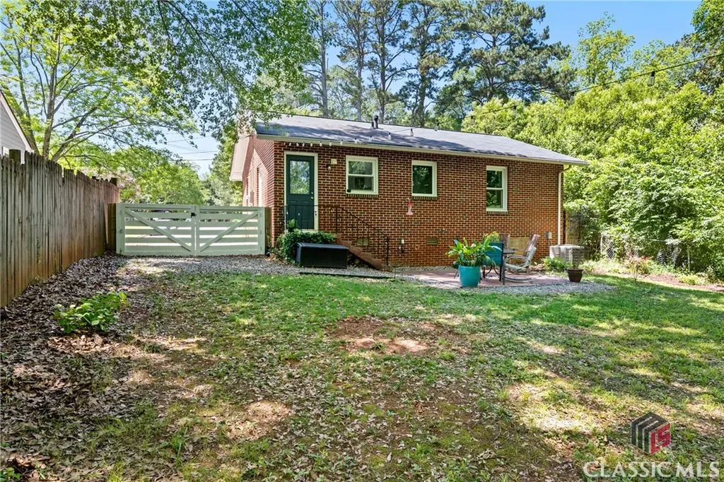 465 Hillcrest Avenue Athens GA 30606