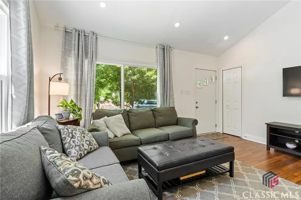 465 Hillcrest Avenue Athens GA 30606