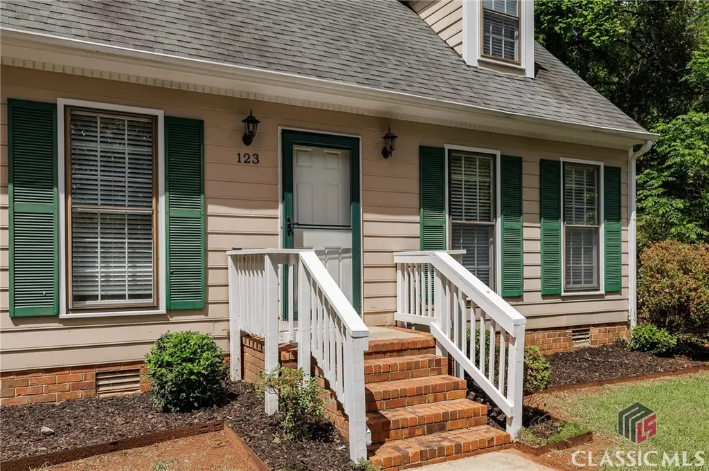 123 Stonybrook Court Athens GA 30605