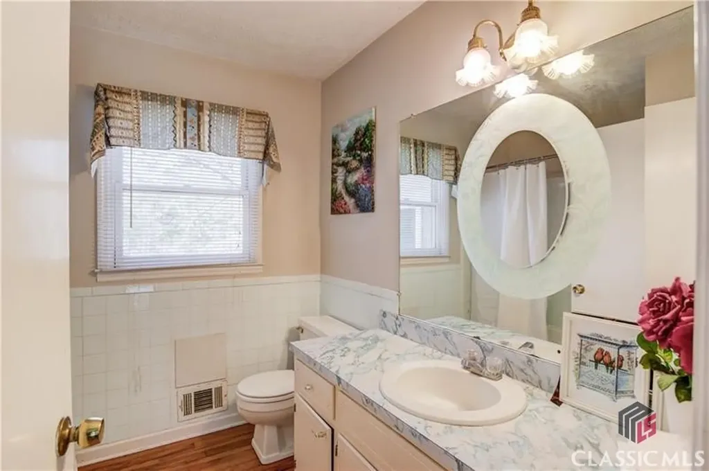 692 W Union Grove Circle Auburn GA 30011