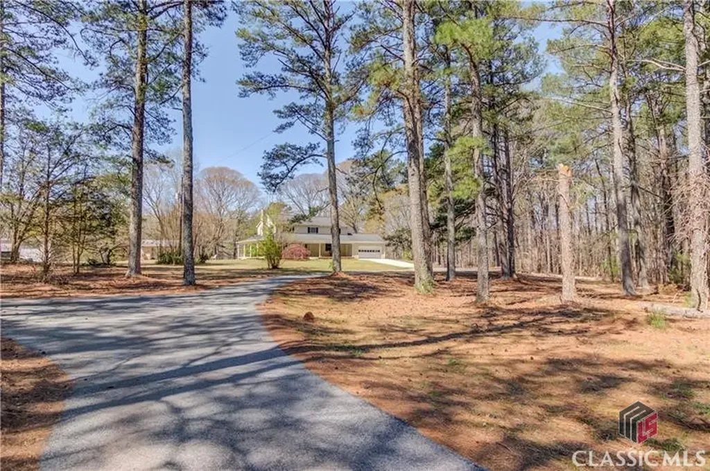 692 W Union Grove Circle Auburn GA 30011