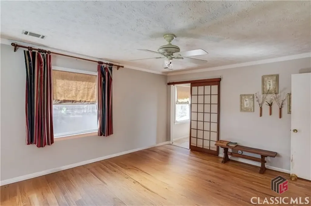 692 W Union Grove Circle Auburn GA 30011