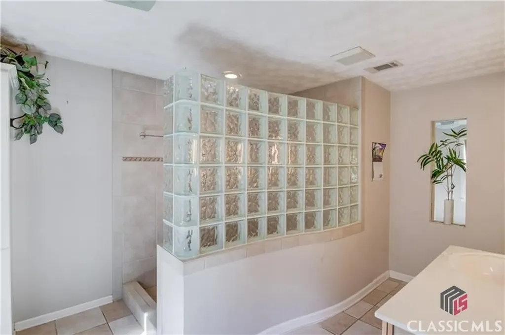 692 W Union Grove Circle Auburn GA 30011