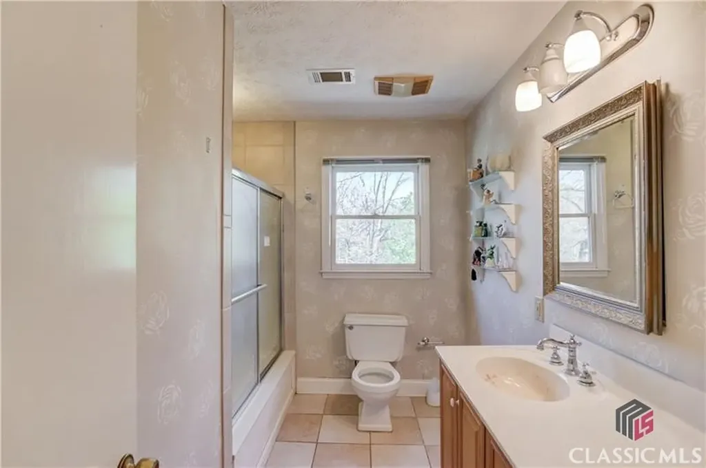 692 W Union Grove Circle Auburn GA 30011