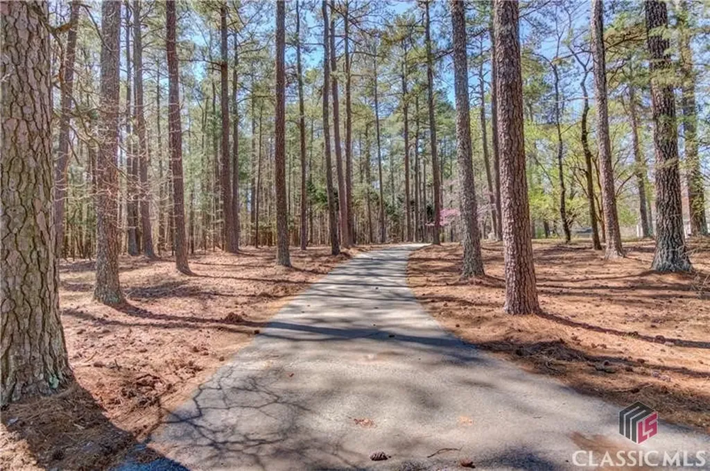 692 W Union Grove Circle Auburn GA 30011