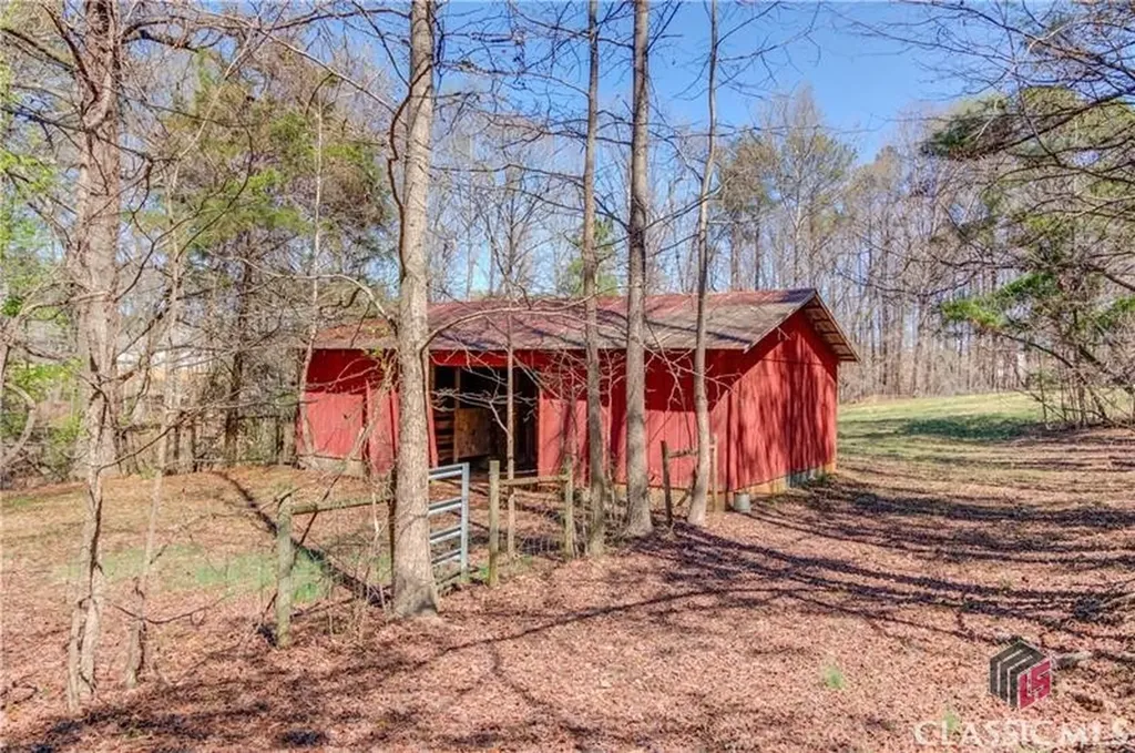 692 W Union Grove Circle Auburn GA 30011