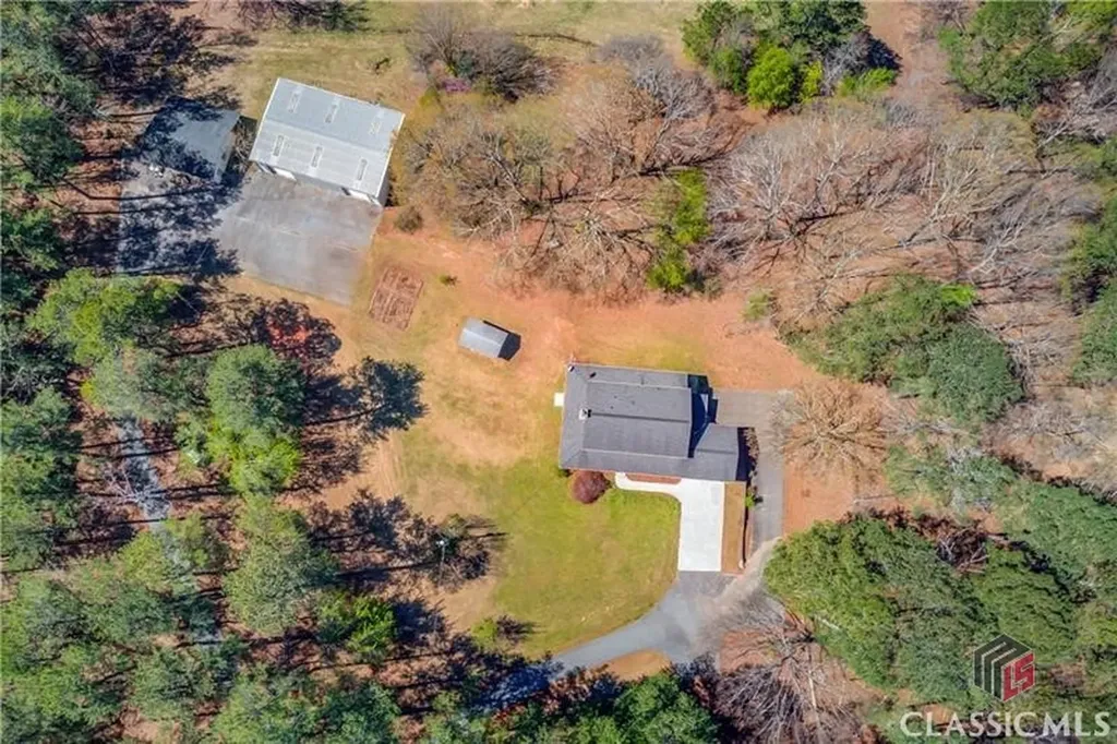 692 W Union Grove Circle Auburn GA 30011