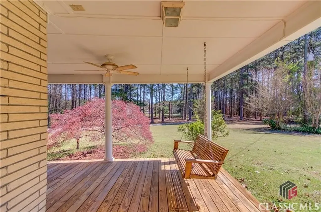 692 W Union Grove Circle Auburn GA 30011