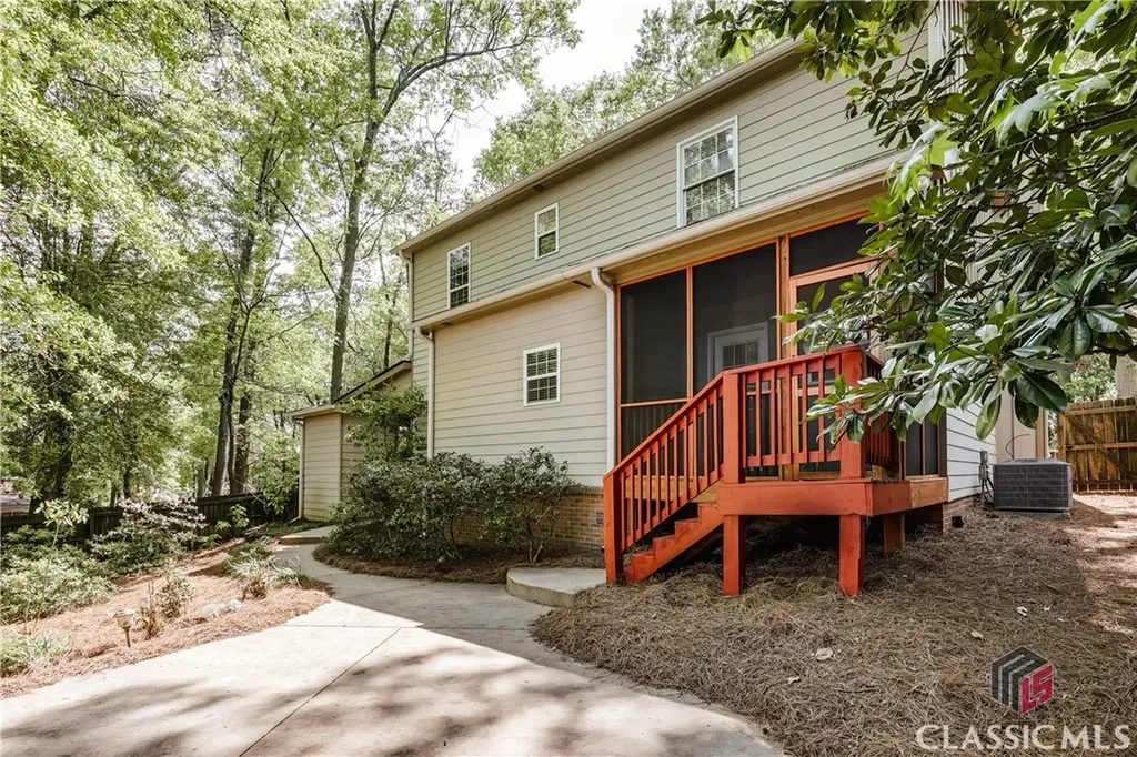 90 Hart Avenue Athens GA 30606