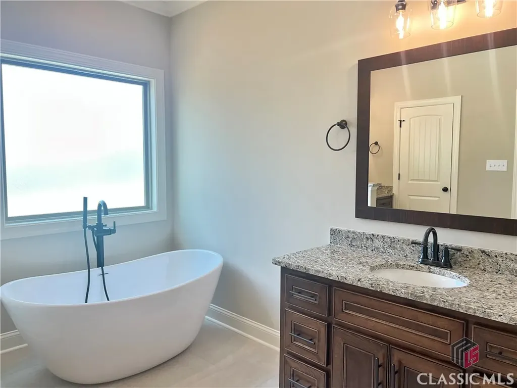 1810 Beebalm Drive Statham GA 30666