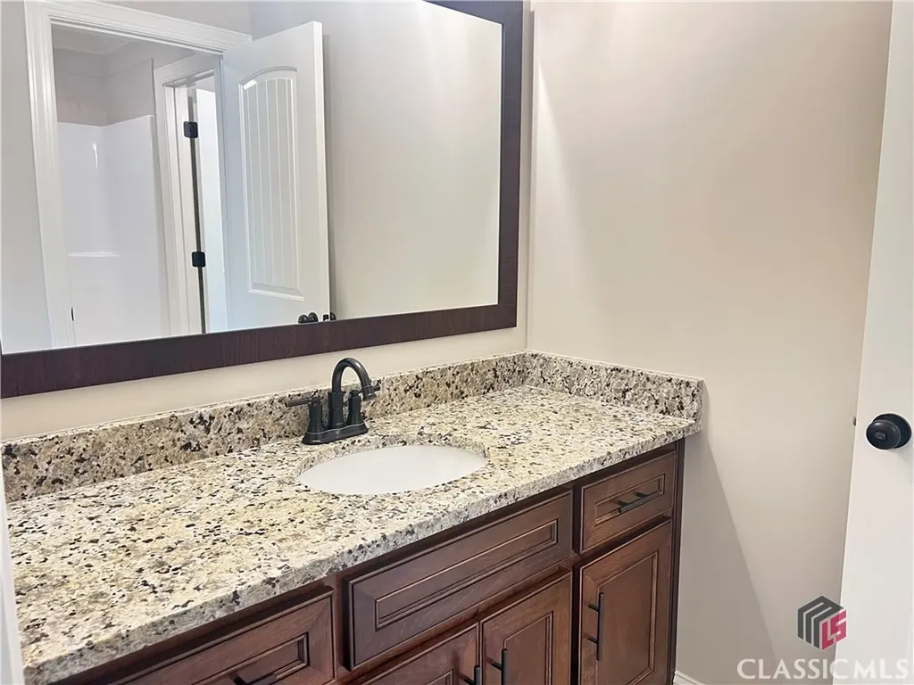 1810 Beebalm Drive Statham GA 30666