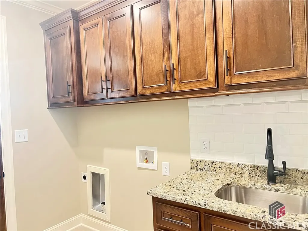 1810 Beebalm Drive Statham GA 30666