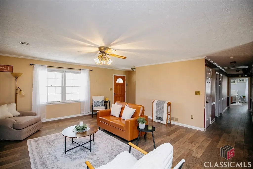 310 Sawdust Road Hull GA 30646