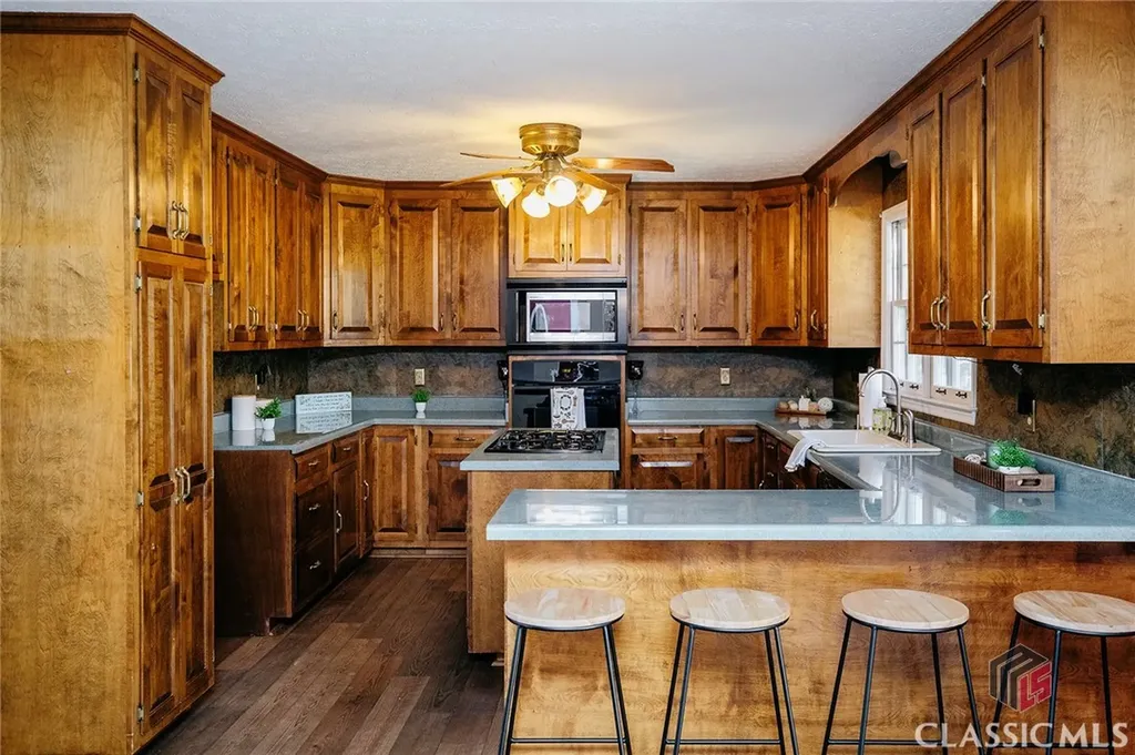 310 Sawdust Road Hull GA 30646